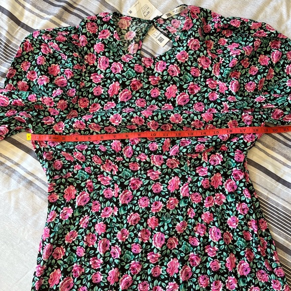 Zara Floral Dress - Picture 7 of 9